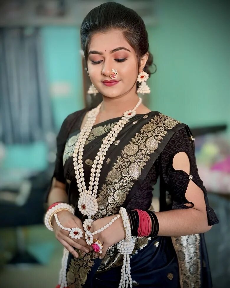 Traditional makeup with mogra jewellery and paithani saree styling at The Sarita's Lounge, Wagholi