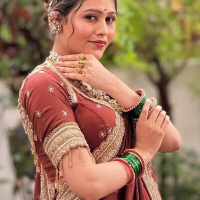 Hair, makeup and beauty work by The Sarita's Lounge, Wagholi — Instagram 11